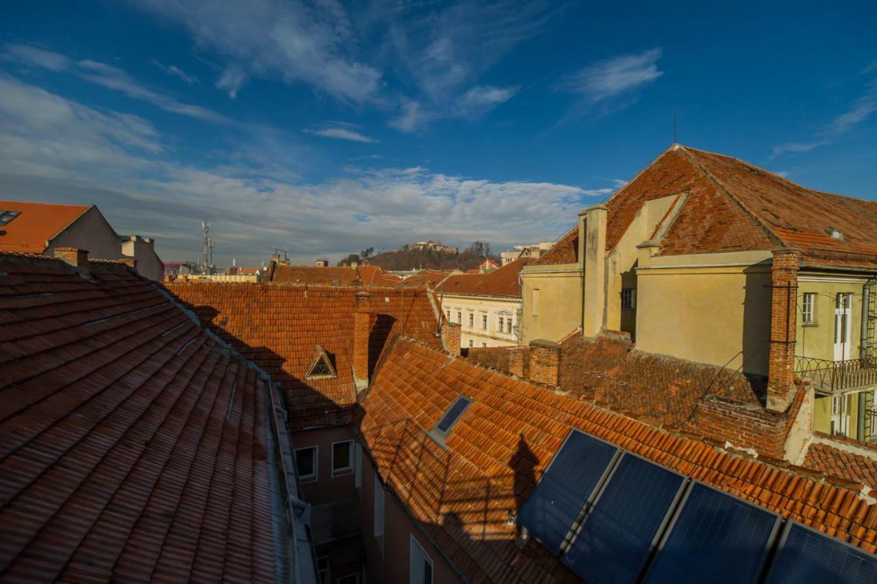 Rooftop Central Apartment Braşov Buitenkant foto