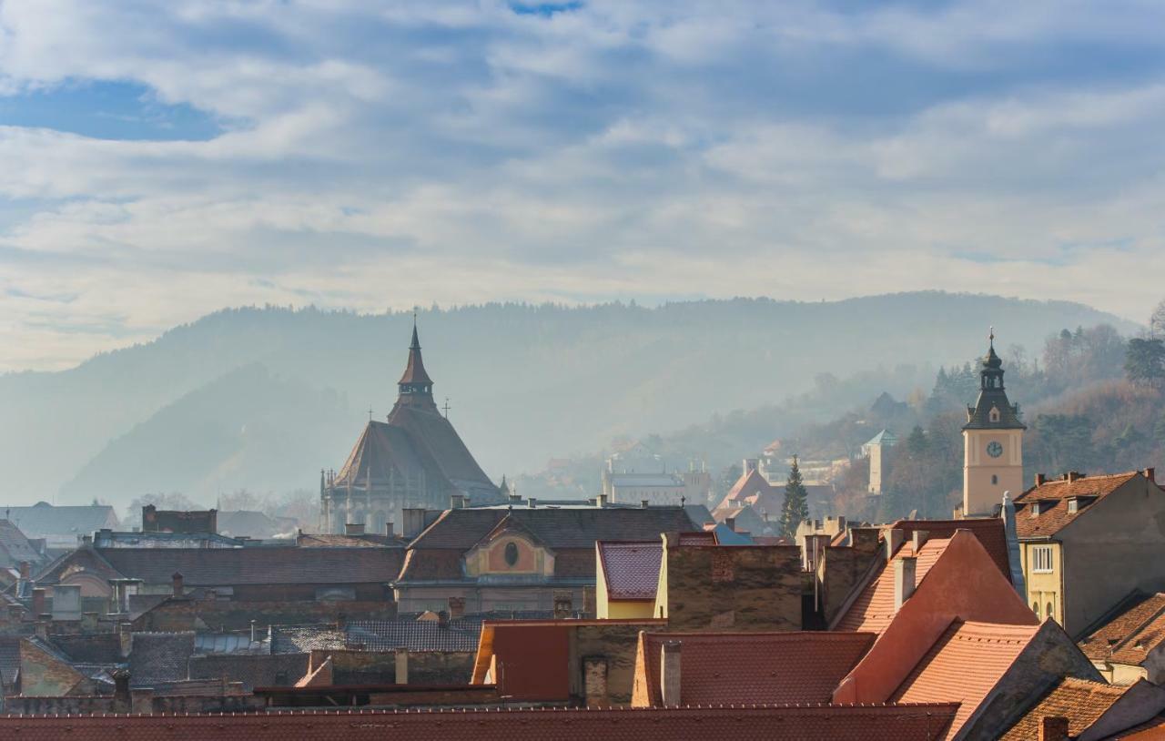 Rooftop Central Apartment Braşov Buitenkant foto